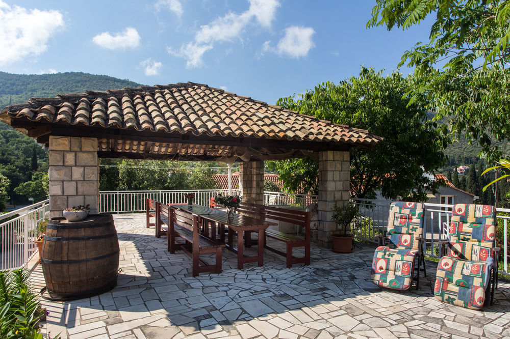 Guest House J&J Zaton  Εξωτερικό φωτογραφία